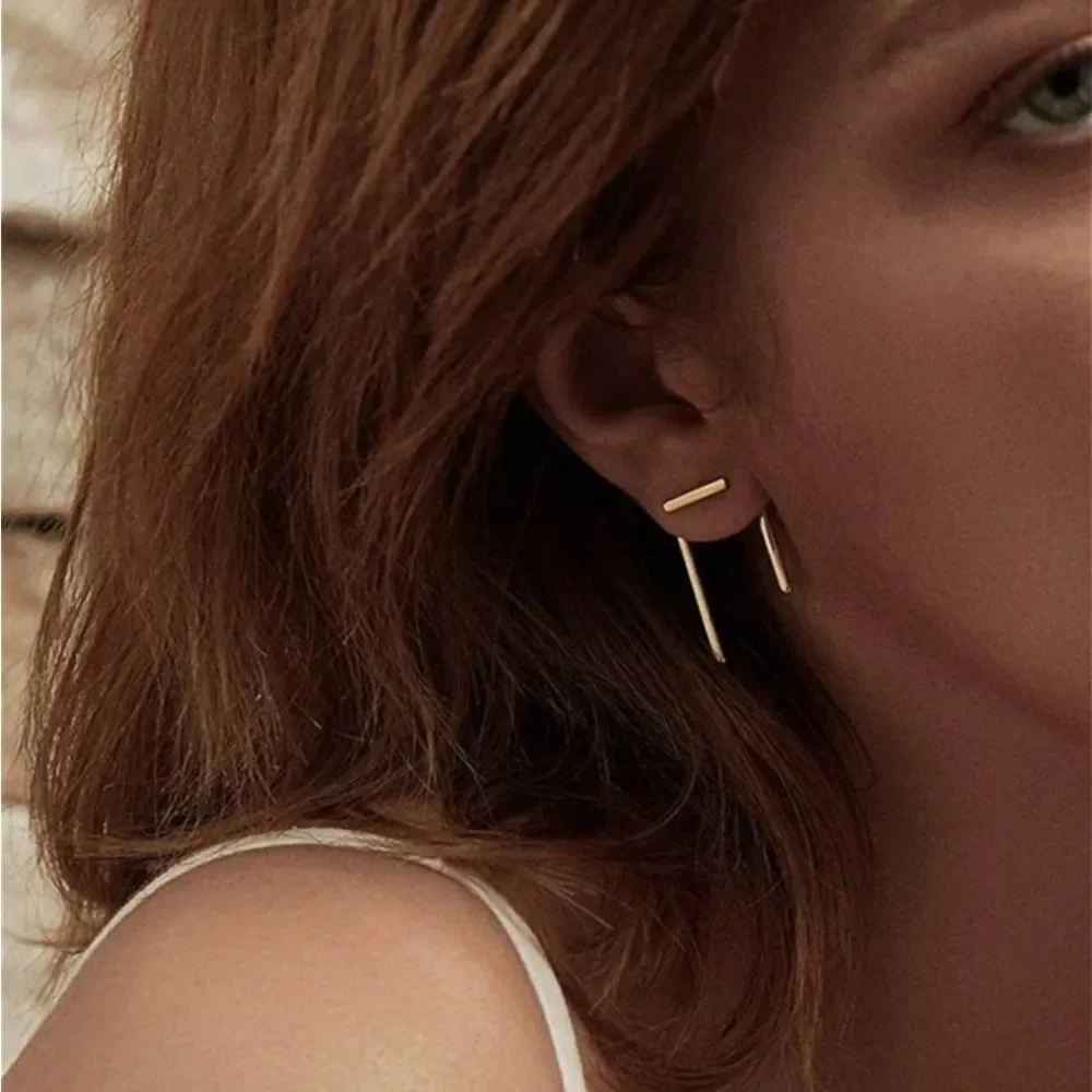 Minimalist stud earrings S830